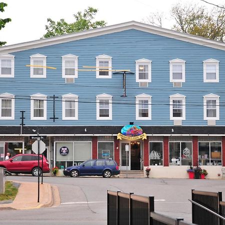 Smugglers Cove Inn Lunenburg Exteriér fotografie