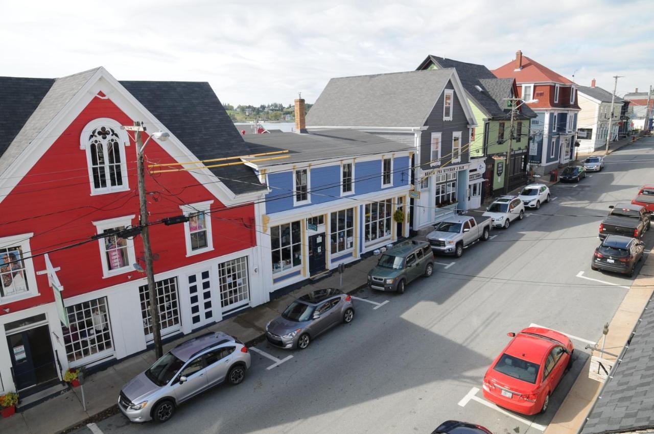 Smugglers Cove Inn Lunenburg Exteriér fotografie