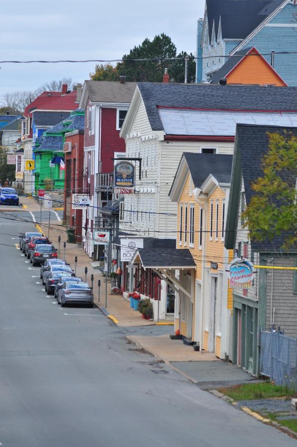 Smugglers Cove Inn Lunenburg Exteriér fotografie